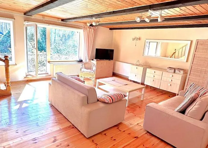 Large With Private Garden 度假居