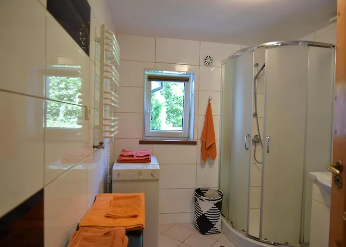 Large With Private Garden 度假居